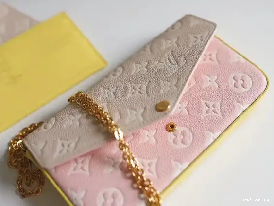 First bag ru VUITTON FÉLICIE LOUIS POCHETTE 0606